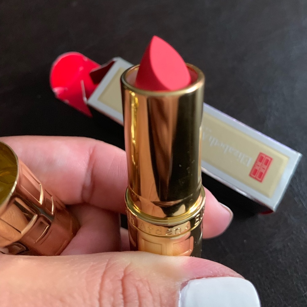 Elizabeth Arden Lipstick Coral - NEW!